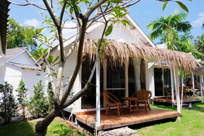 带花园景观的平房 — Sea Escapes Resort